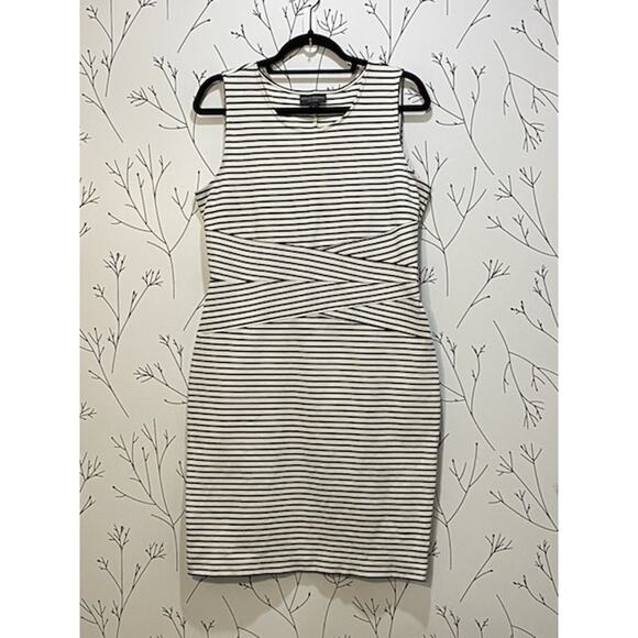 BOLD ELEMENTS Women's L Black White Stripe Cut to Curve Ponte Smoothing Career - Picture 2 of 6